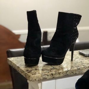 Black heel ankle boots